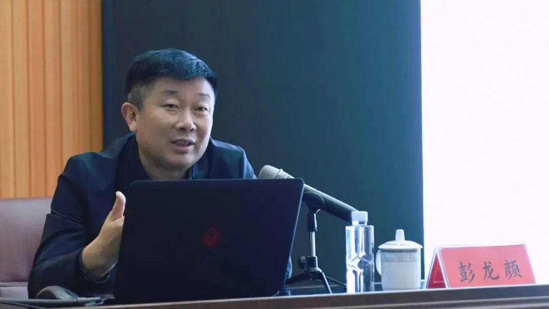 讲座1.jpg